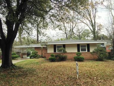 Main picture of 343 S Fairfax Dr