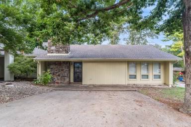 Main picture of 2 Mellor Ln
