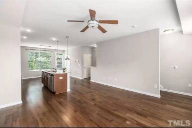 Main picture of 4039 Sykes St