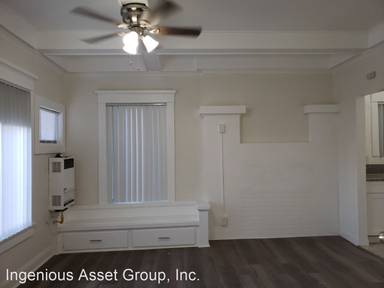 Main picture of 5428 S Figueroa St
