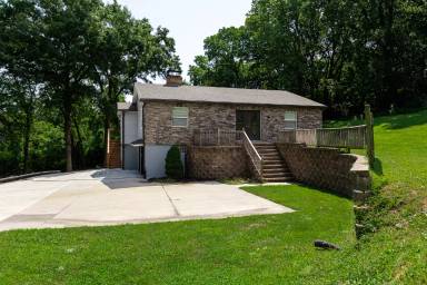 Main picture of 535 N Lightburne St