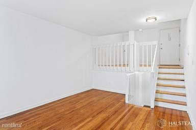 Main picture of 134 E 22nd St