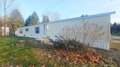 Main picture of 9800 W Lake Rd
