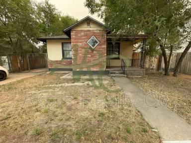 Main picture of 1606 E Orman Ave
