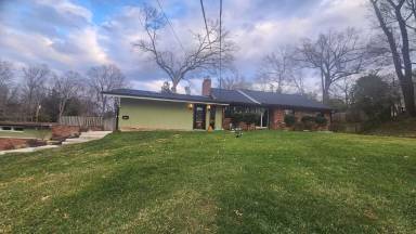 Main picture of 7609 Woodridge Cir