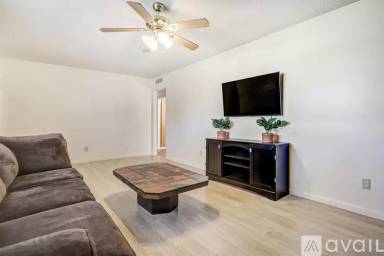 Main picture of 1001 Alcazar St NE