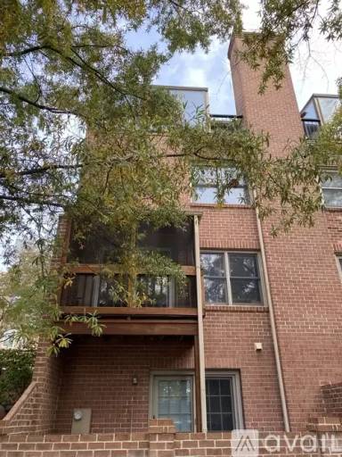 Main picture of 657 N Tazewell St