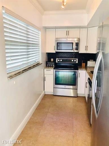 Main picture of 180 Isle of Venice Dr