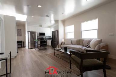 Main picture of 560 N Virgil Ave