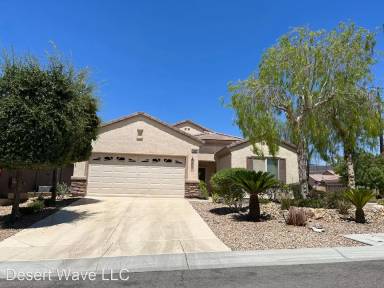 Main picture of 2560 Crater Rock St