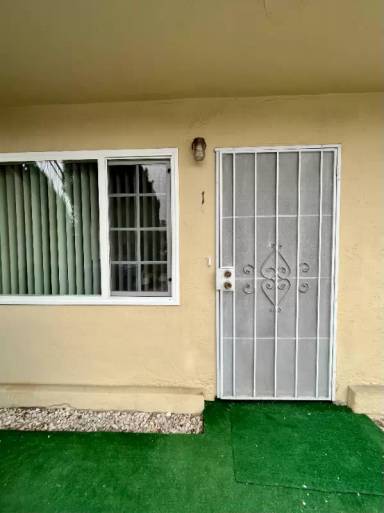 Main picture of 5253 Monroe Ave