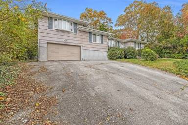 Main picture of 207 S Germantown Rd