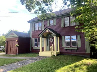 Main picture of 10 Patchen Rd