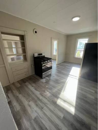 Main picture of 265 Park Ave