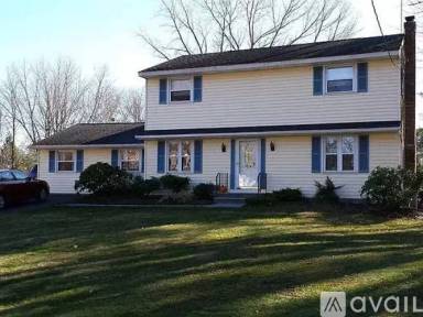 Main picture of 3 Leslie Ct