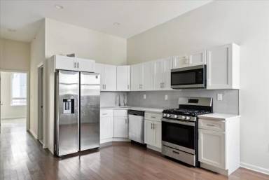 Main picture of 2133 W Master St