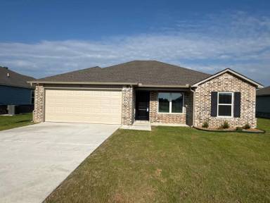 Main picture of 100 Farmhouse Cir