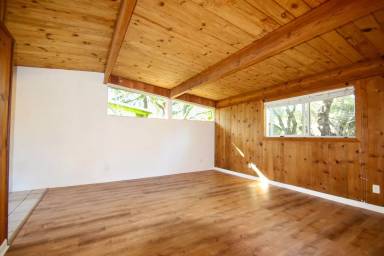 Main picture of 5100 Newanga Ave