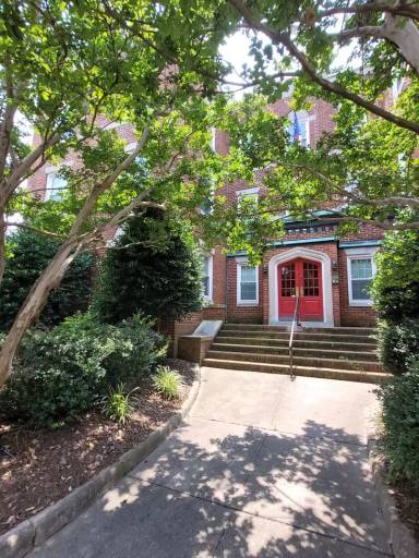 Main picture of 821 Brandon Ave