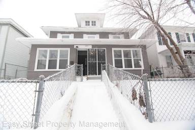 Main picture of 307 E 11th St