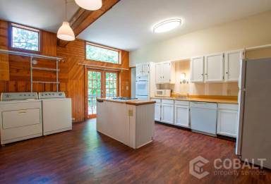 Main picture of 856 Monroe Dr NE