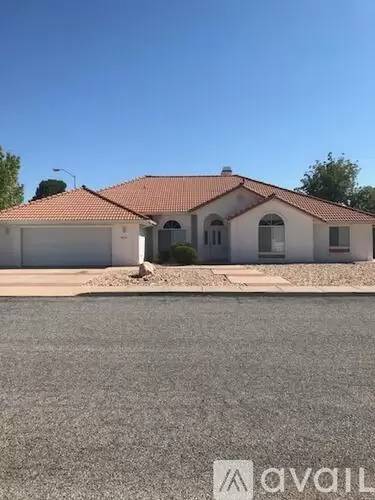 Main picture of 876 Lizzie Ln