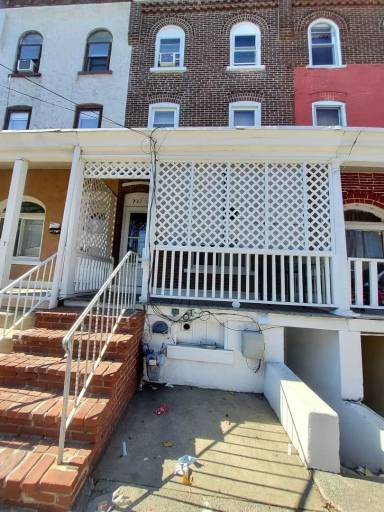 Main picture of 722 N Penn St