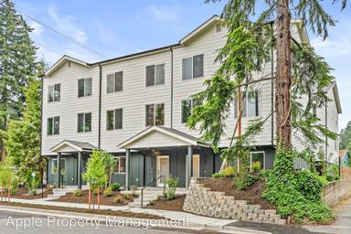 Main picture of 228 NE 180th St