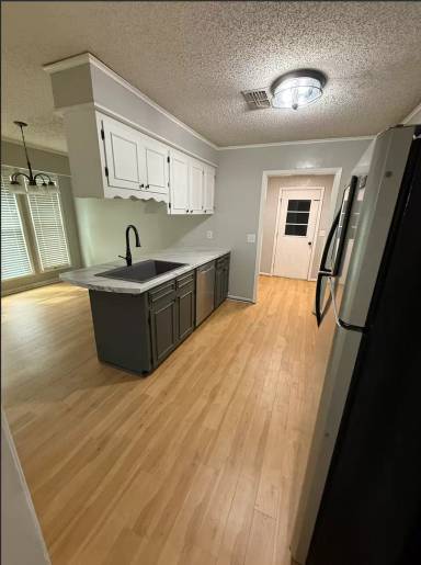 Main picture of 134 Thomas Cir