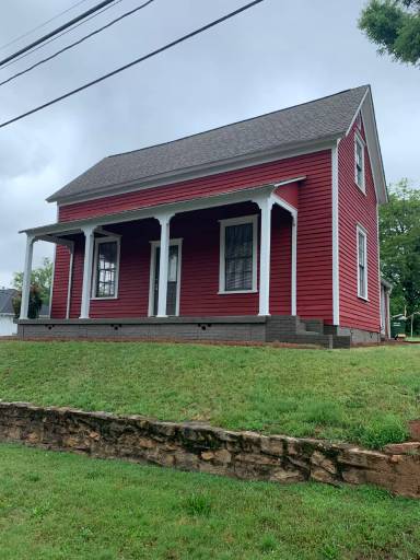 Main picture of 123 Mill St
