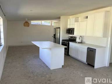 Main picture of 519 W 16th St