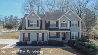 Main picture of 190 Trelawney Cir