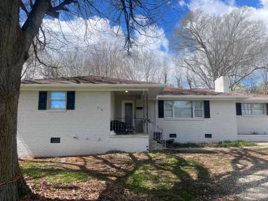 Main picture of 304 Westside Dr