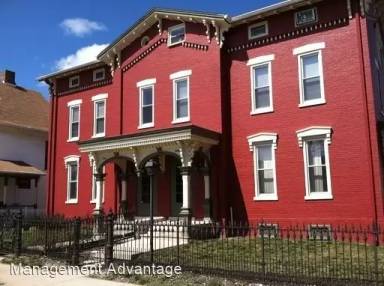 Main picture of 1028 Tippecanoe St