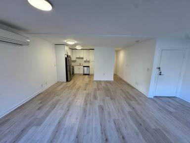 Main picture of 2332 S Bentley Ave
