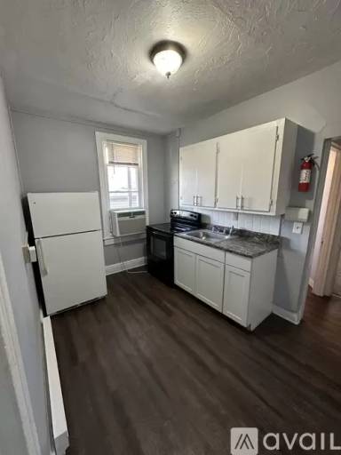 Main picture of 219 Roosevelt Ave