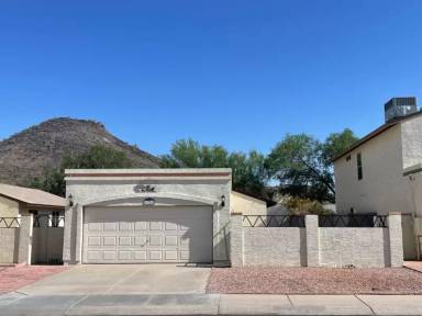 Main picture of 4726 W Menadota Dr