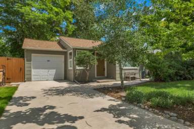 Main picture of 3032 S Corona St