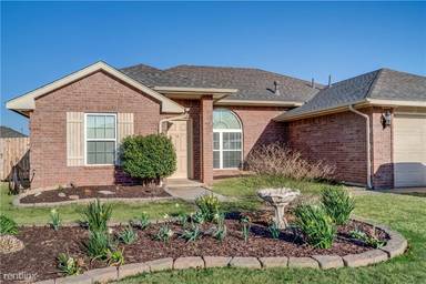 Main picture of 16200 Katie Ridge Dr