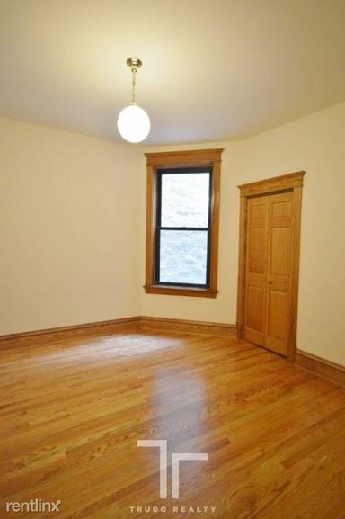 Main picture of 3722 N. Fremont