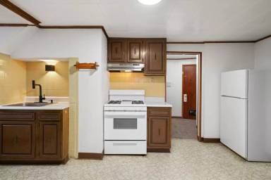 Main picture of 1855 Montour St