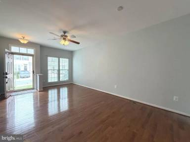 Main picture of 2911 Lomond Pl