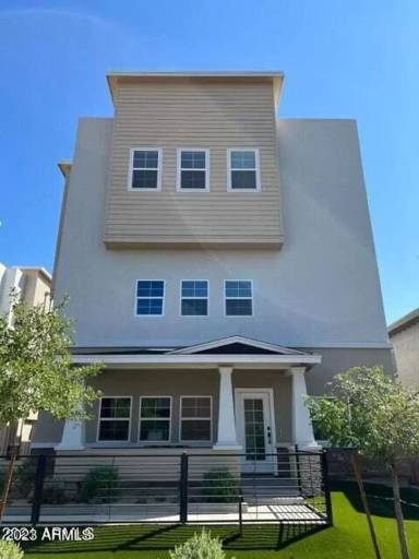 Main picture of 615 N 6th Ave