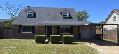 Main picture of 1810 Central Fwy