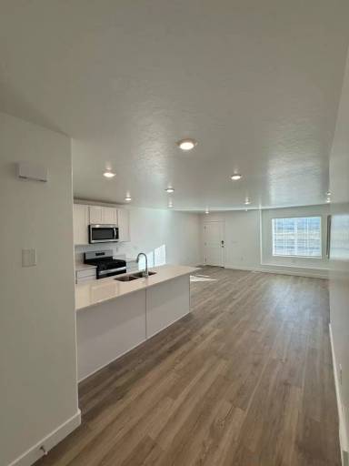 Main picture of 1768 E Albion Dr