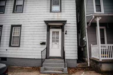 Main picture of 156 S Charlotte St