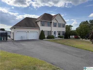 Main picture of 114 Kestrel Rd
