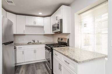 Main picture of 100 Terrace Dr NE