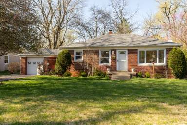 Main picture of 2016 E 65th St