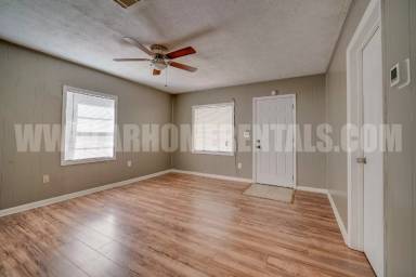 Main picture of 807 Walnut St